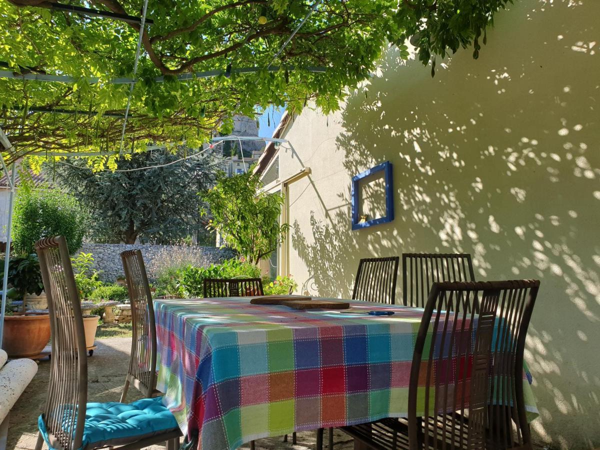 Pause Couleur Lavandula Roussas Exterior photo