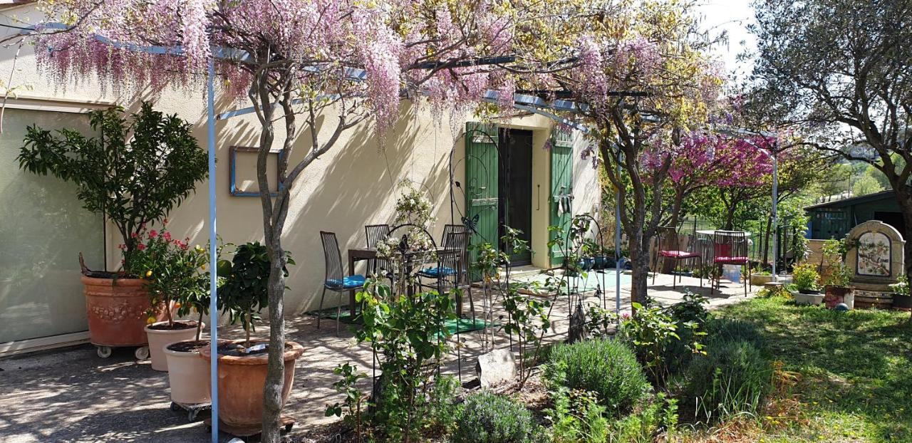 Pause Couleur Lavandula Roussas Exterior photo